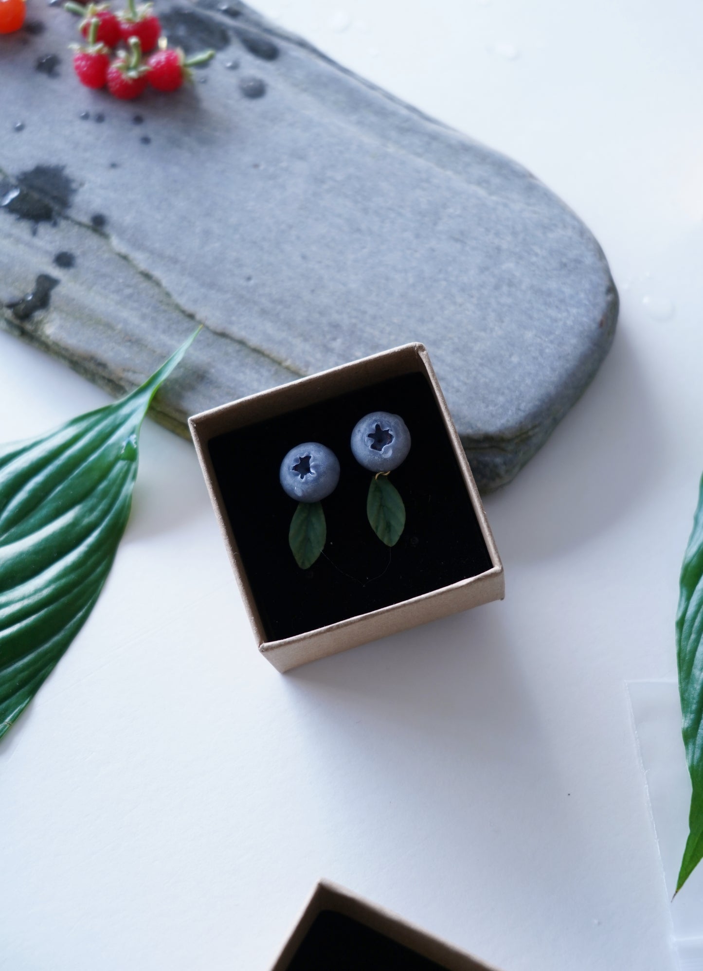 Blueberries - Mustikka - handmade earrings
