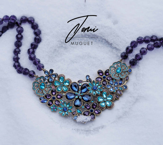 Sea Flowers blooming - Blue tone crystal necklace