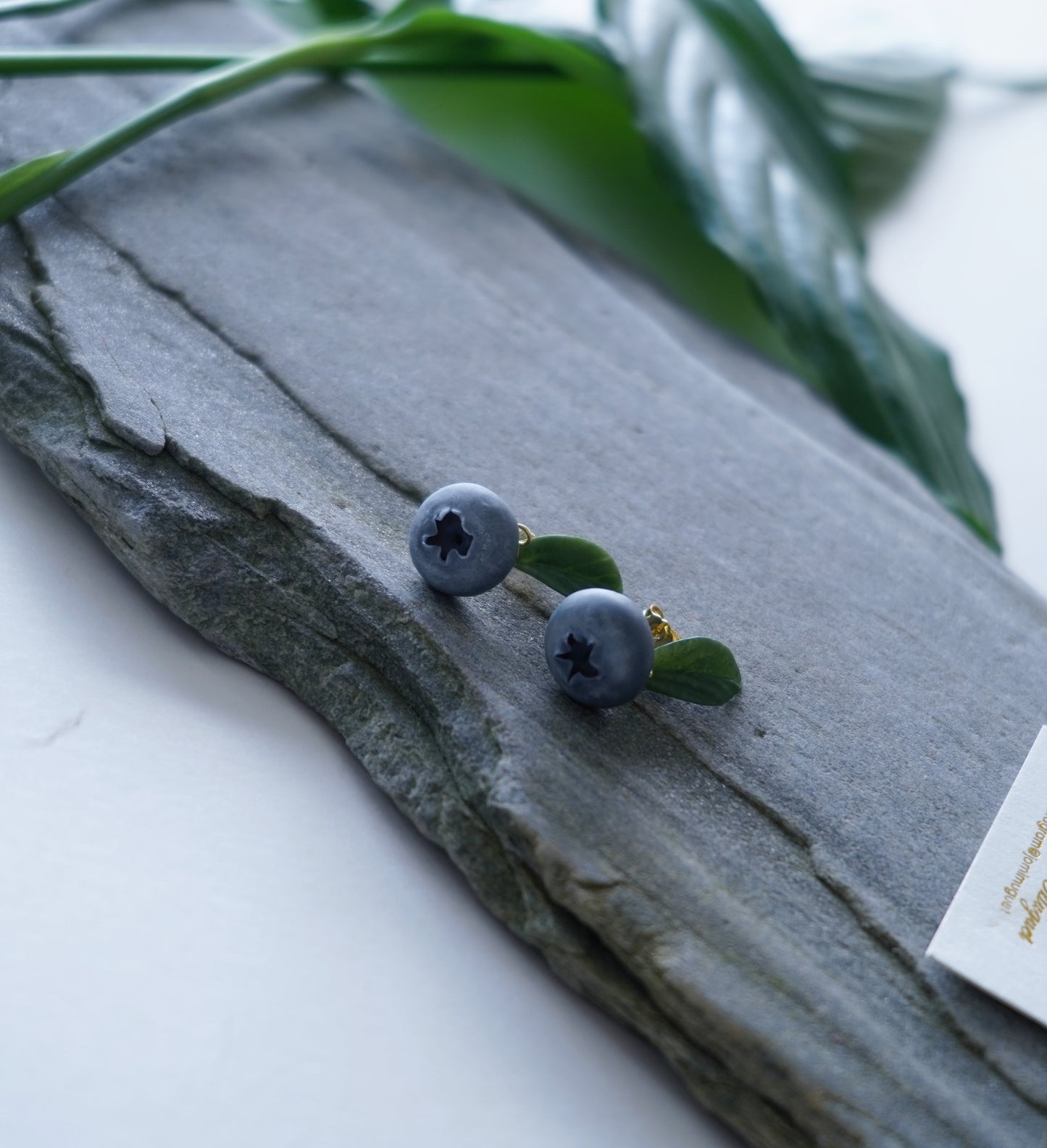 Blueberries - Mustikka - handmade earrings